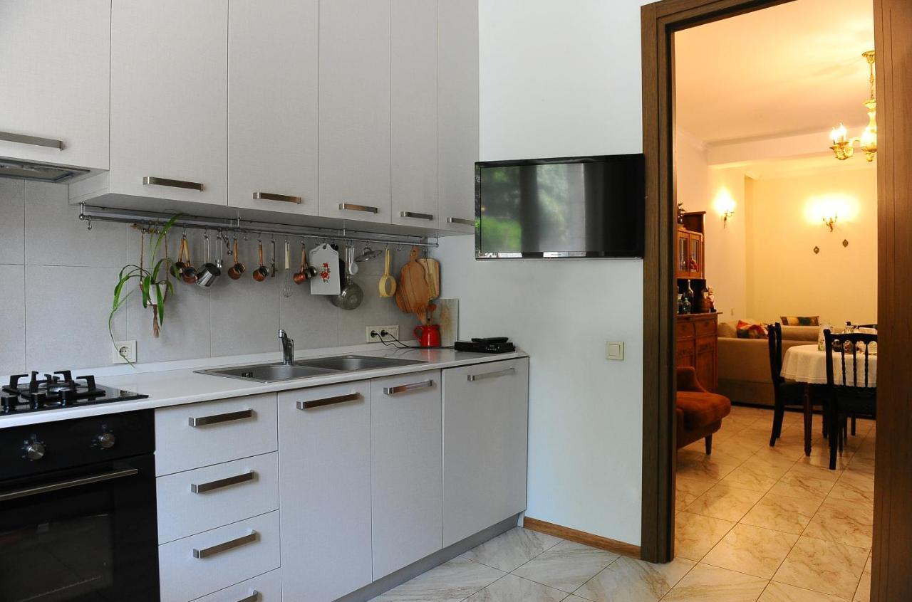 Janika Apartments Tbilisi Buitenkant foto